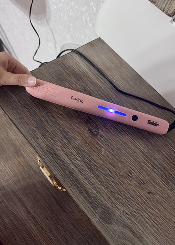 Pembe Corina Saç Düzleştirici