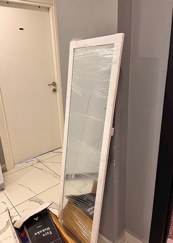 Ikea Beyaz Çerçeveli Düz Boy Aynası
