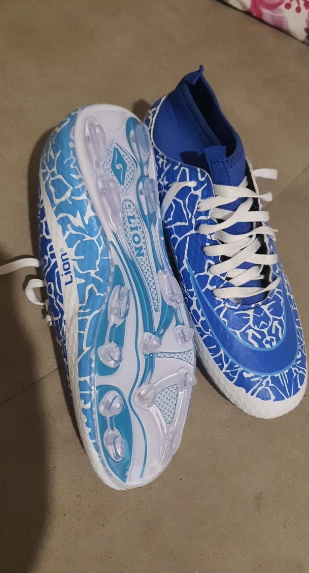 Erkek Mavi Yılan Desenli Bağcıklı Futbol Ayakkabısı - Görsel 3