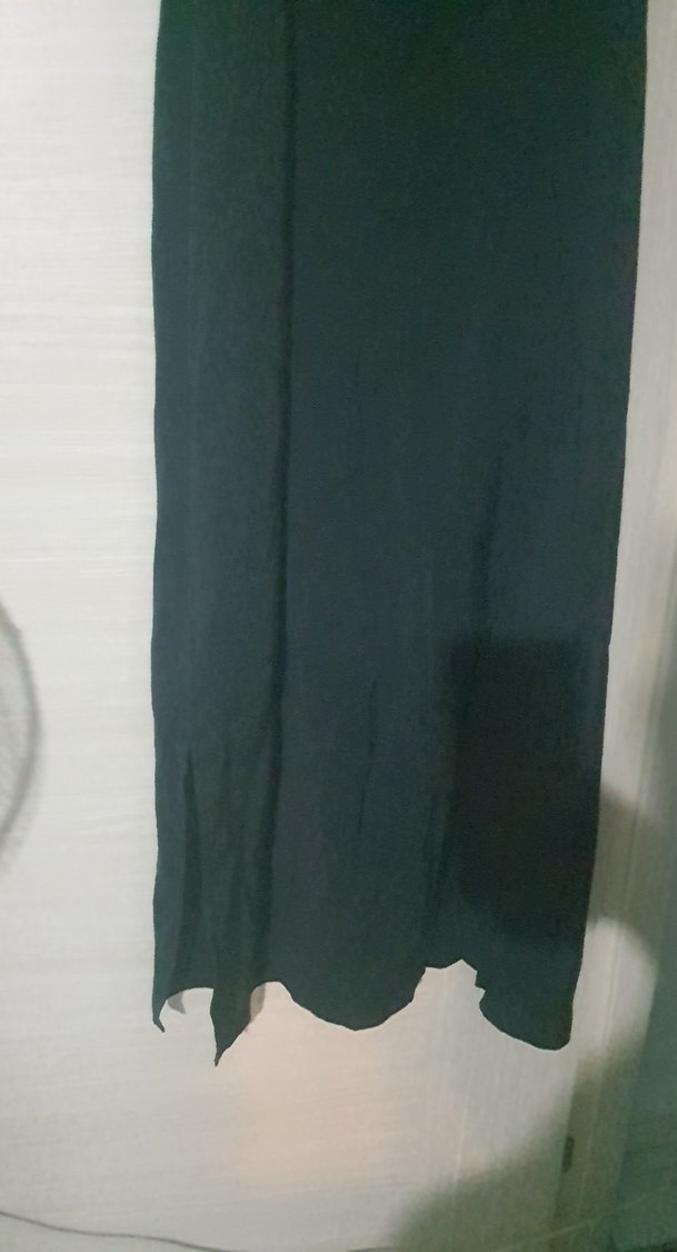 Siyah Yüksek Yakalı Uzun Kolsuz Elbise - Görsel 3