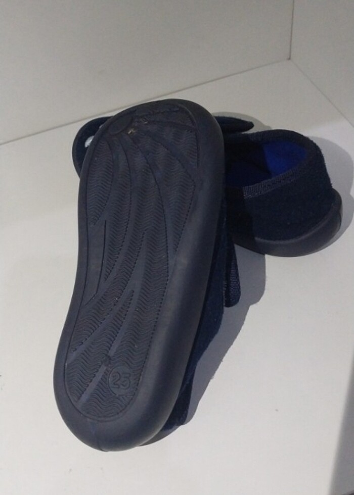 ERKEK ÇOCUK EV AYAKKABISI  SAYILI GİYİLDİ - Görsel 3