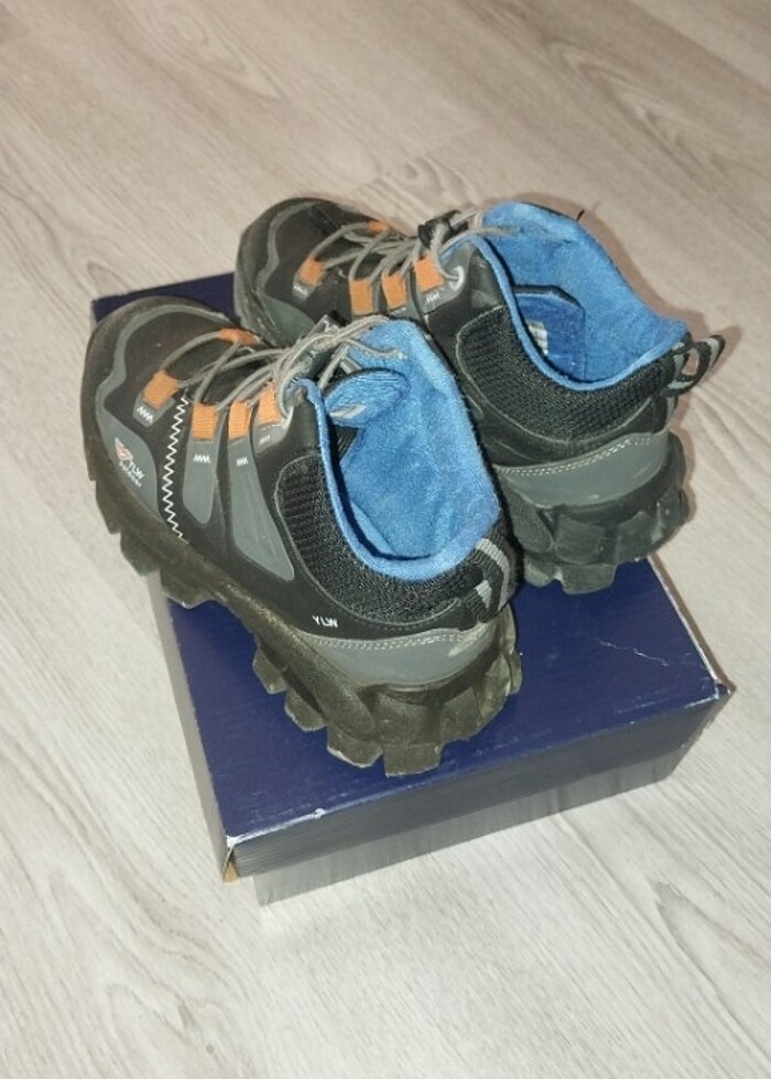 Erkek çocuk bot ayakkabı  su geçirmeyen güzel bi ürün  - Görsel 2