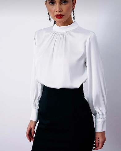 Sateen Marka Yaka Detaylı Saten Bluz - Ekru