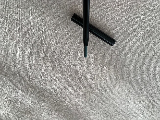 Beden Renk AVON Kadın Eyeliner