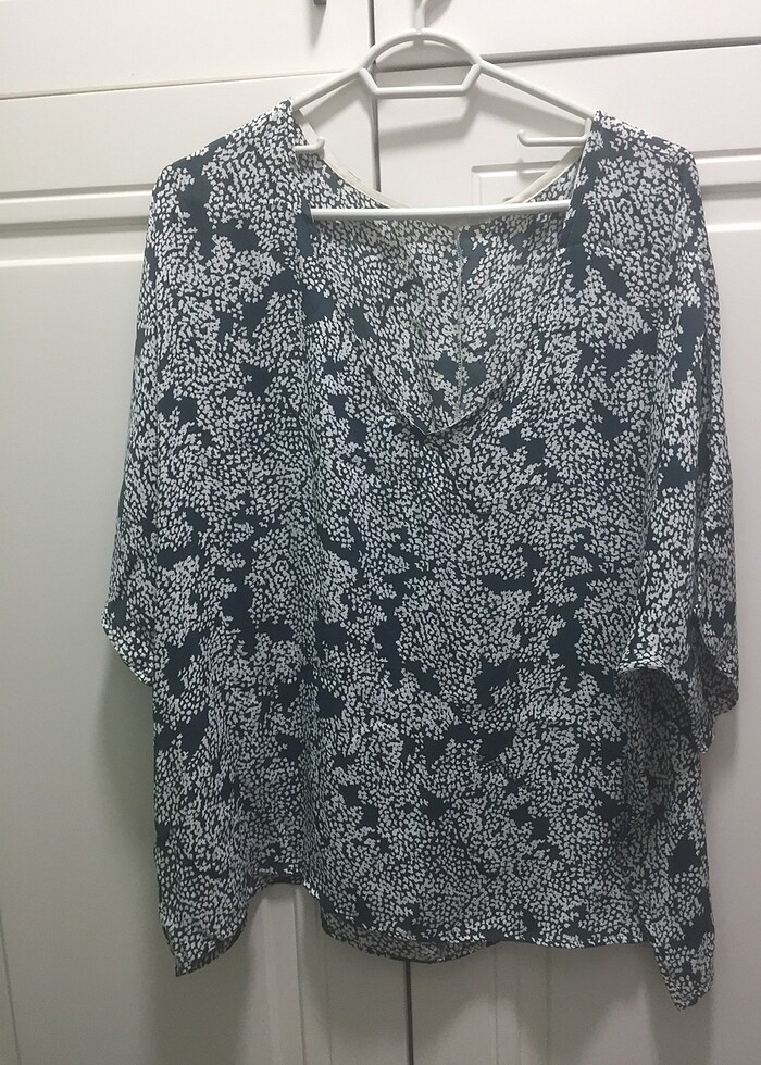 V yaka bluz - Görsel 2