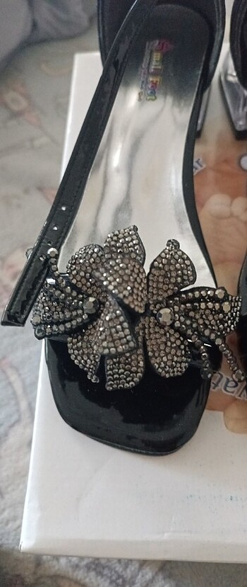 Zara Siyah kız çocuk topuklu ayakkabı 