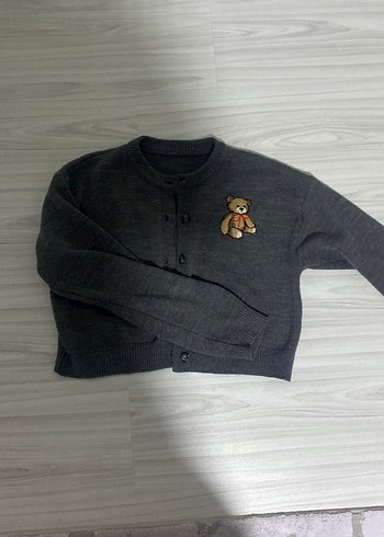 Bershka Ayıcıklı hırka