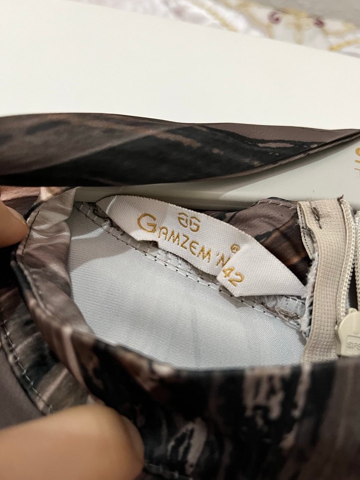 Kahverengi Bağlama Desenli Uzun Kadın Elbise - Görsel 3