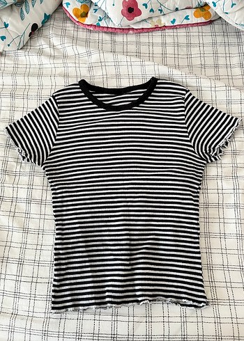 Kadın Beyaz Siyah Çizgili Kısa Kollu Tişört - Görsel 4