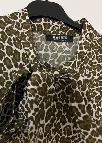 Uzun Kolu Kahverengi Yılan Desenli Elbise - Görsel 2