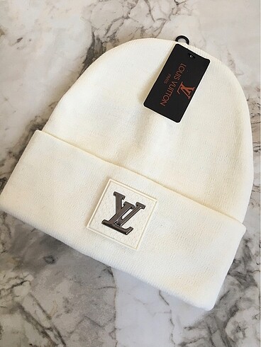 Unisex Louis Vuitton Bere
