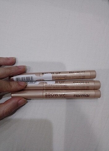 Kiko Flormar aydinlatici kas kalemi brow up
