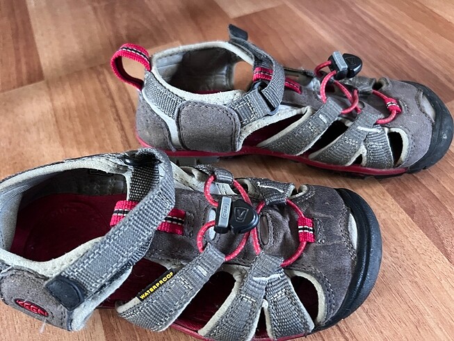 32 Beden Keen erkek çocuk sandalet