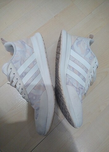 37 Beden beyaz Renk Adidas bayan spor
