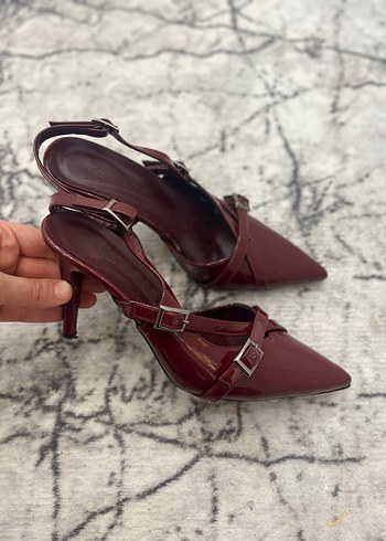 Bershka Bordo Deri Stiletto Kemerli Kadın Ayakkabı