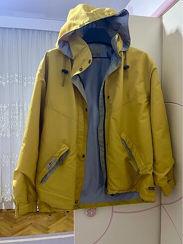 Bershka Marka yağmurluk