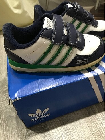 Adidas çocuk spor ayakkabısı