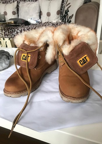 Kahverengi CAT orjinal marka Süet Tüylü Kadın Botu - Görsel 3