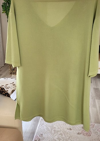 Yeşil V Yaka Payetli bluz - Görsel 2