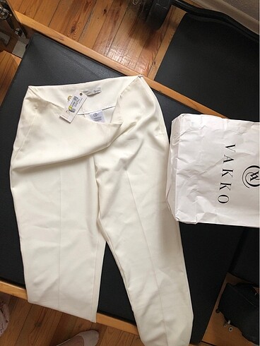 Beyaz/açık krem kalem pantolon