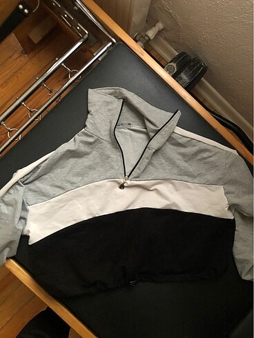 Crop sweat