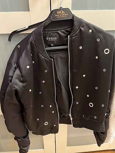 Guess mont