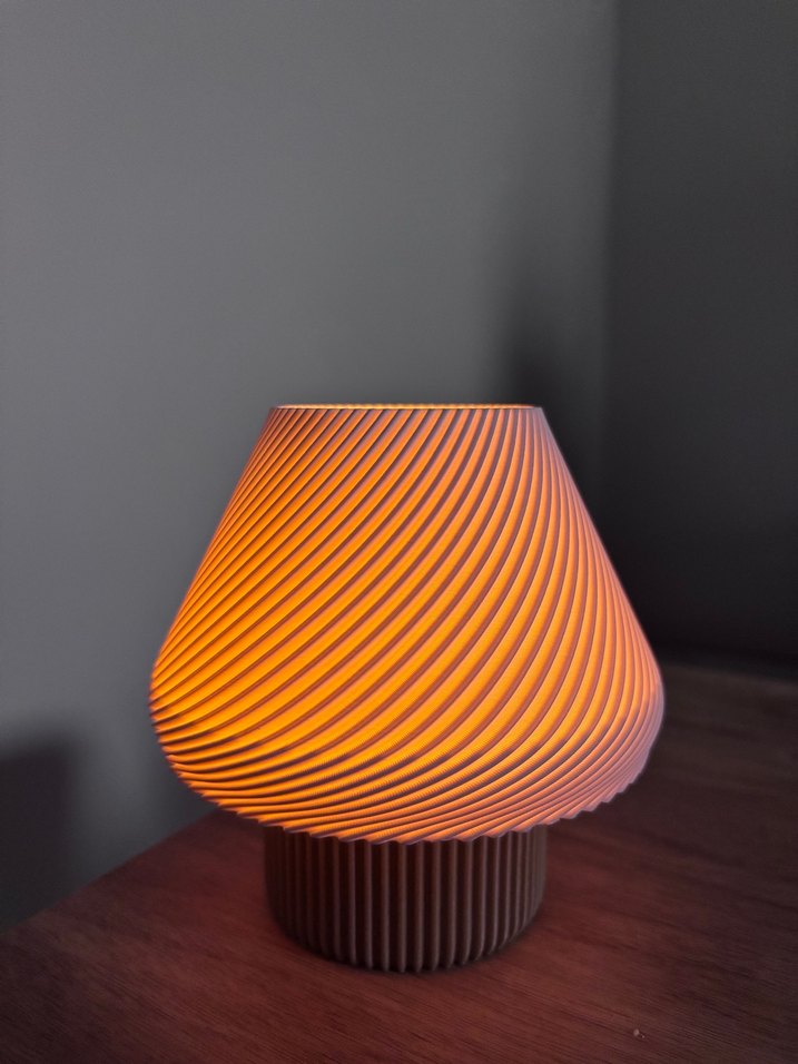 Spiral Desenli Mini Masa Lambası - Görsel 5