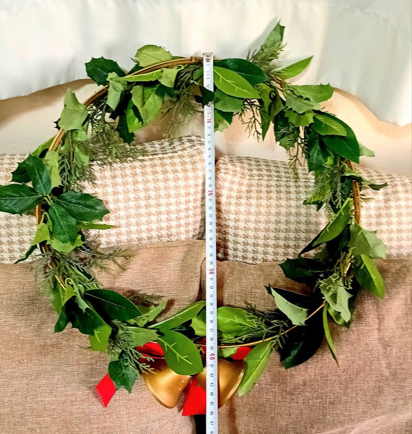 Parlak Altın Noel Çelengi - Görsel 4