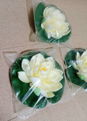 Beden beyaz Renk YAPAY NİLÜFER LOTUS ÇİÇEĞİ ADET FİYATIDIR