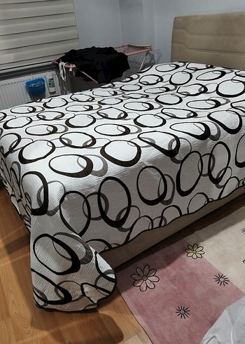 Beden Baskılı Gri Beyaz Yatak Örtüsü çift kişilik boy 260 en 240