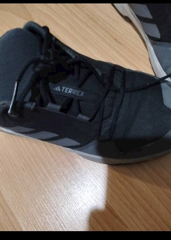 Adidas ürün yeni orjinal adidas yaz kış geçerlidir 37