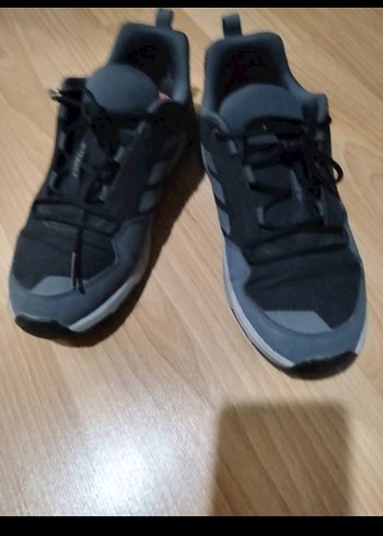 ürün yeni orjinal adidas yaz kış geçerlidir 37