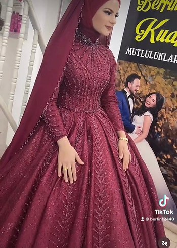 Zara İnci İşlemeli Bordo Uzun Henna Elbise