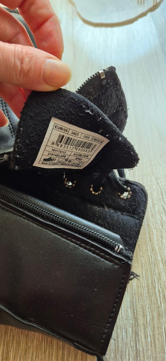 Tokalı Siyah Deri Blok Topuklu Kız Bot - Görsel 4