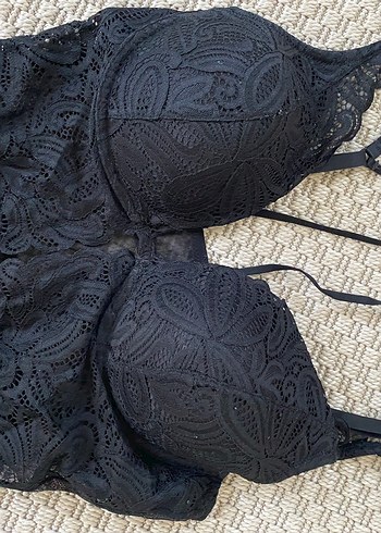 xl Beden Dantel Detaylı Siyah Straplez Büstiyer