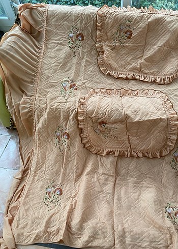 Nakışlı Bej Pastel Yatak Örtüsü - Görsel 4