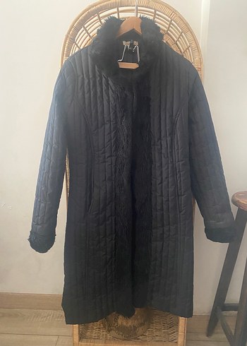 Siyah Uzun Kürklü Kadın Kaban