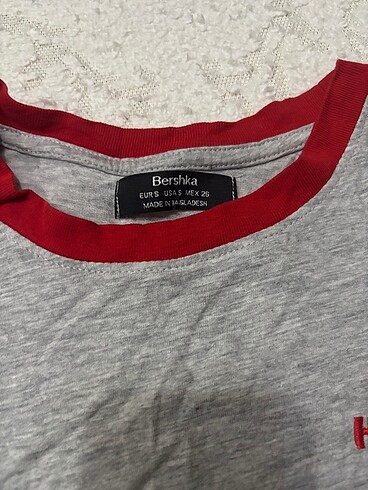 Bershka Tshirt