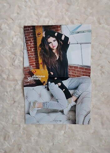 Beden Selena Gomez Doctor Who Poster