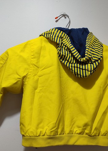 Zara Sarı Kapüşonlu Erkek Çocuk Montu 2 yas