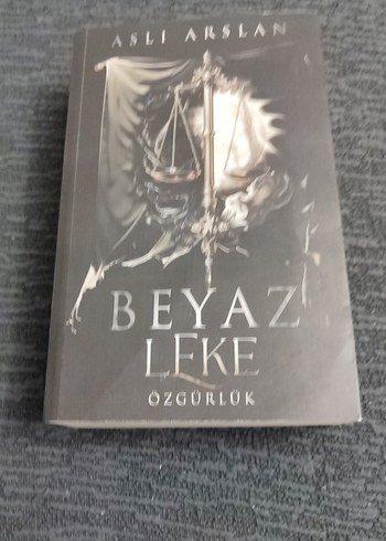 Beyaz Leke Özgürlük - Aslı Arslan