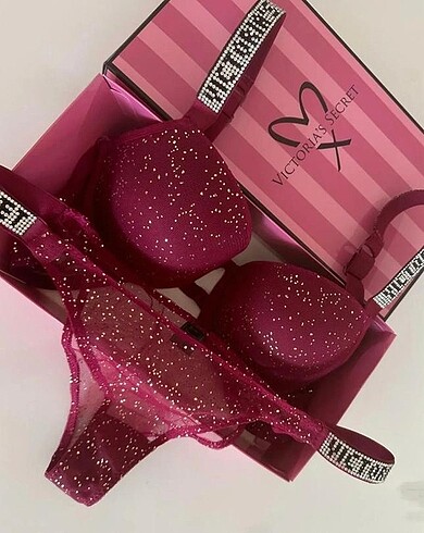 Viktoria secret kutulu takım