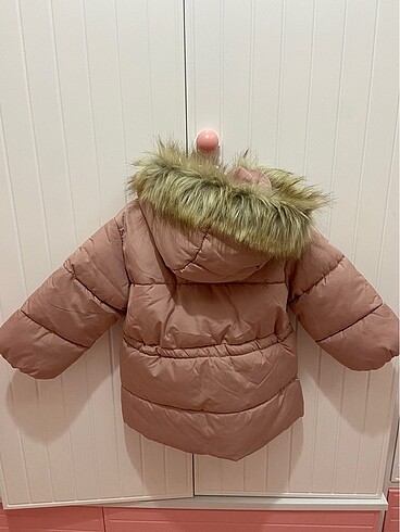 H&M H&m etiketi üzerinde