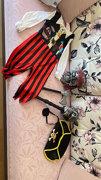 H&M Çocuk korsan kostüm