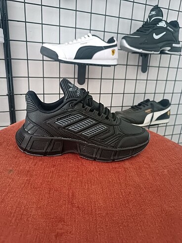 39 Beden siyah Renk Adidas bayan spor ayakkabı