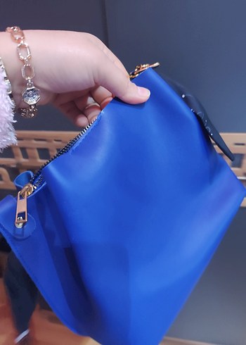 Zincir Detaylı Mavi Deri Kadın Çanta - Görsel 2