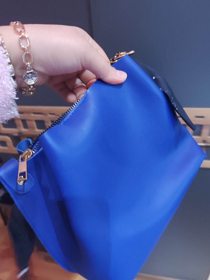 Zincir Detaylı Mavi Deri Kadın Çanta - Görsel 2