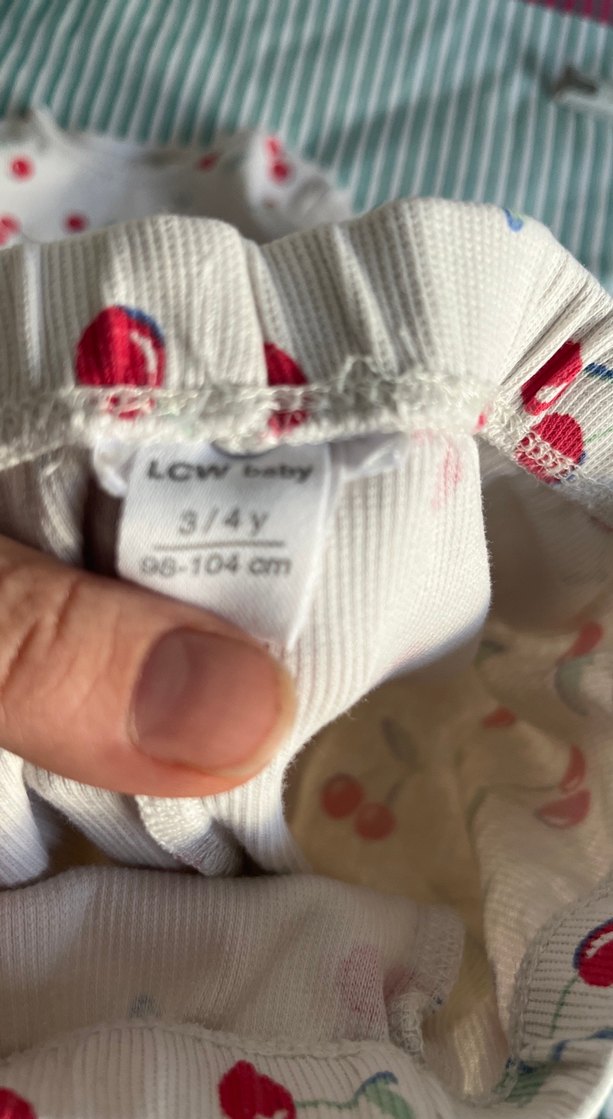 Kız Bebek Kiraz Desenli Piliseli Takım - Görsel 3