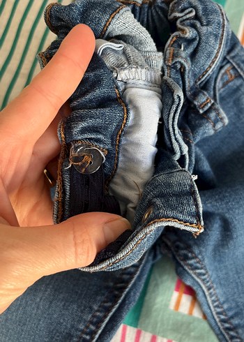 Erkek Çocuk Dar Kesim Kot Pantolon Velcro - Görsel 4