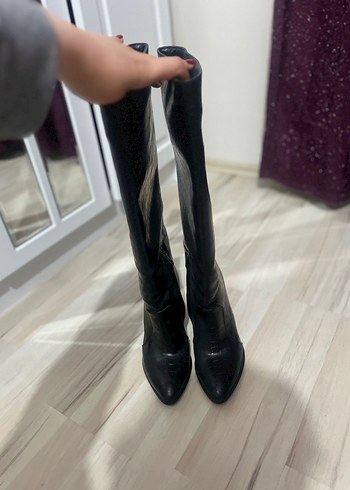 Nine West Ninevest Siyah Deri Yılan Desenli Dizaltı Bot